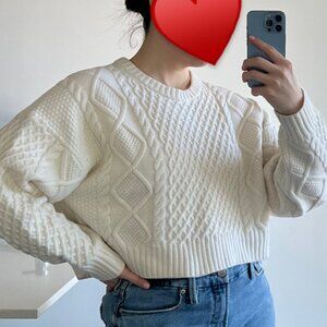 🌻 Aritzia Cable Knit Sweater